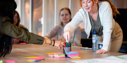 Eline en deelnemers training