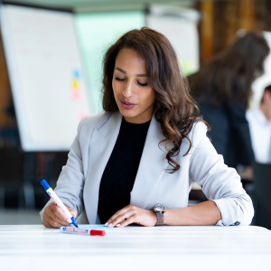 Kelly du Croix - Header Implementation