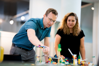 LEGO® SERIOUS PLAY® foto met Sarah en Frank